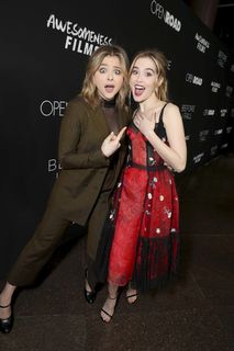 Zoey Deutch feet photo thumbnail