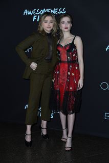 Zoey Deutch feet photo thumbnail