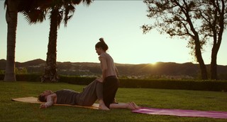 Zoey Deutch feet photo thumbnail