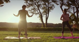 Zoey Deutch feet photo thumbnail