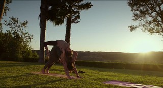 Zoey Deutch feet photo thumbnail