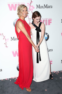 Zoey Deutch feet photo thumbnail