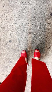 Zoey Deutch feet photo thumbnail