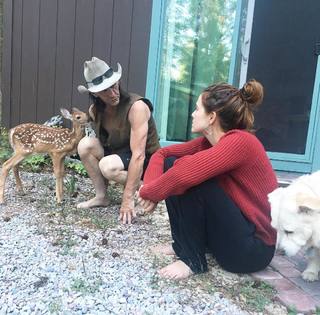 Zoey Deutch feet photo thumbnail