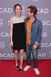 Zoey Deutch feet photo thumbnail
