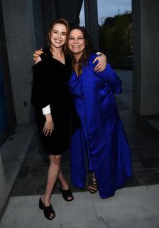 Zoey Deutch feet photo thumbnail
