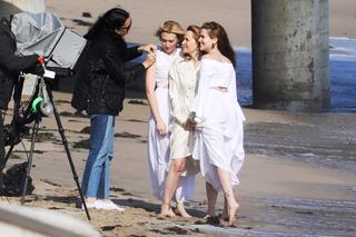 Zoey Deutch feet photo thumbnail