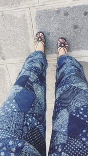 Zoey Deutch feet photo thumbnail