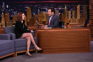 Zoey Deutch feet photo thumbnail