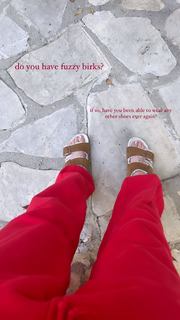 Zoey Deutch feet photo thumbnail
