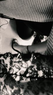 Zoey Deutch feet photo thumbnail