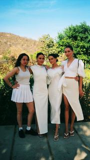 Zoey Deutch feet photo thumbnail
