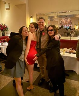 Zoey Deutch feet photo thumbnail