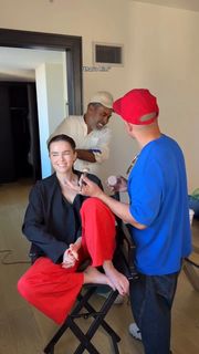 Zoey Deutch feet photo thumbnail