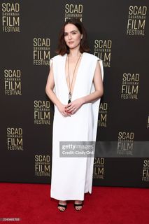 Zoey Deutch feet photo thumbnail