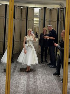 Zoey Deutch feet photo thumbnail