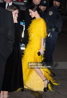 Zoey Deutch feet photo 8