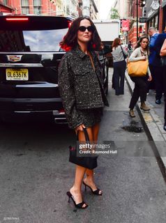 Zoey Deutch feet photo 17
