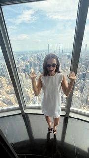 Zoey Deutch feet photo 8