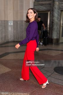 Zoey Deutch feet photo 3