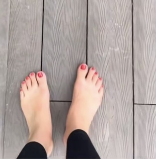 Zofia Zborowska feet photo 2