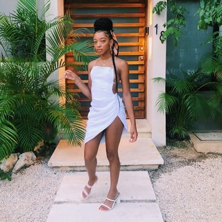 Zolee Griggs feet photo 10