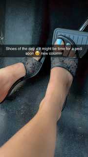 Zolee Griggs feet photo 5