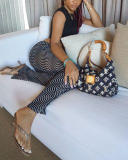 Zolee Griggs feet photo 2