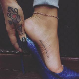 Zonnique feet photo 17
