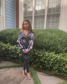 Zonnique feet photo 2