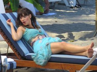 Zooey Deschanel feet photo thumbnail
