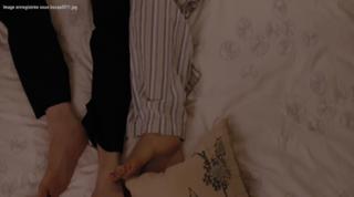 Zooey Deschanel feet photo thumbnail