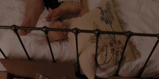 Zooey Deschanel feet photo thumbnail