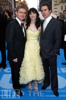 Zooey Deschanel feet photo thumbnail