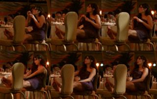 Zooey Deschanel feet photo thumbnail