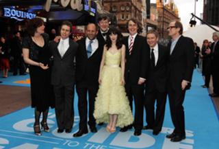 Zooey Deschanel feet photo thumbnail