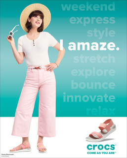 Zooey Deschanel feet photo thumbnail