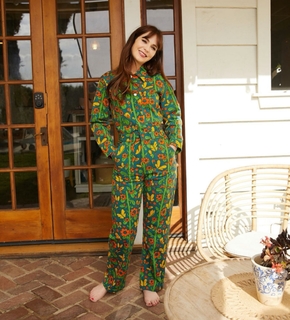 Zooey Deschanel feet photo thumbnail