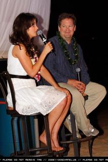Zooey Deschanel feet photo thumbnail