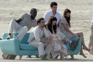 Zooey Deschanel feet photo thumbnail