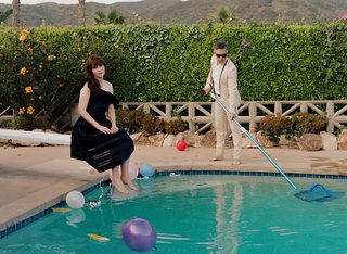 Zooey Deschanel feet photo thumbnail