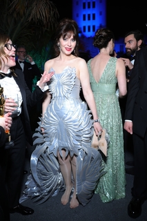 Zooey Deschanel feet photo thumbnail