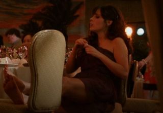 Zooey Deschanel feet photo 3