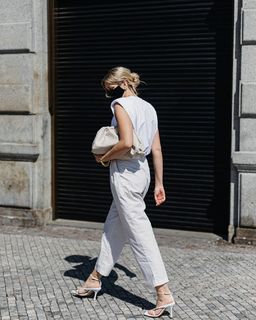 Zora Hejdová feet photo 11