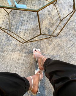Zora Hejdová feet photo 4