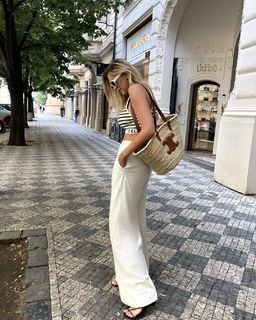 Zora Hejdová feet photo 18