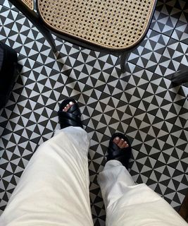 Zora Hejdová feet photo 15