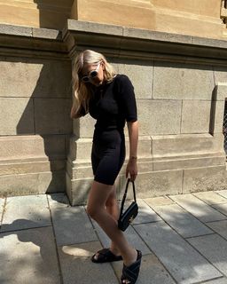 Zora Hejdová feet photo 9