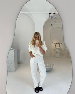Zora Hejdová feet photo 10