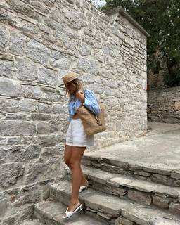 Zora Hejdová feet photo 1